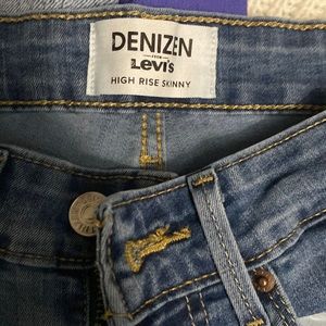 levi’s high rise skinny